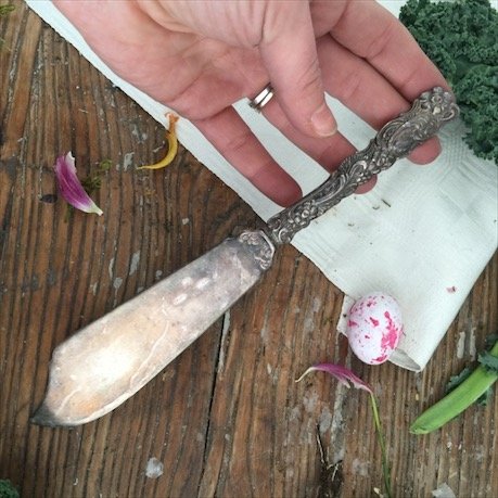 Лопатка для торта с цветочным узором