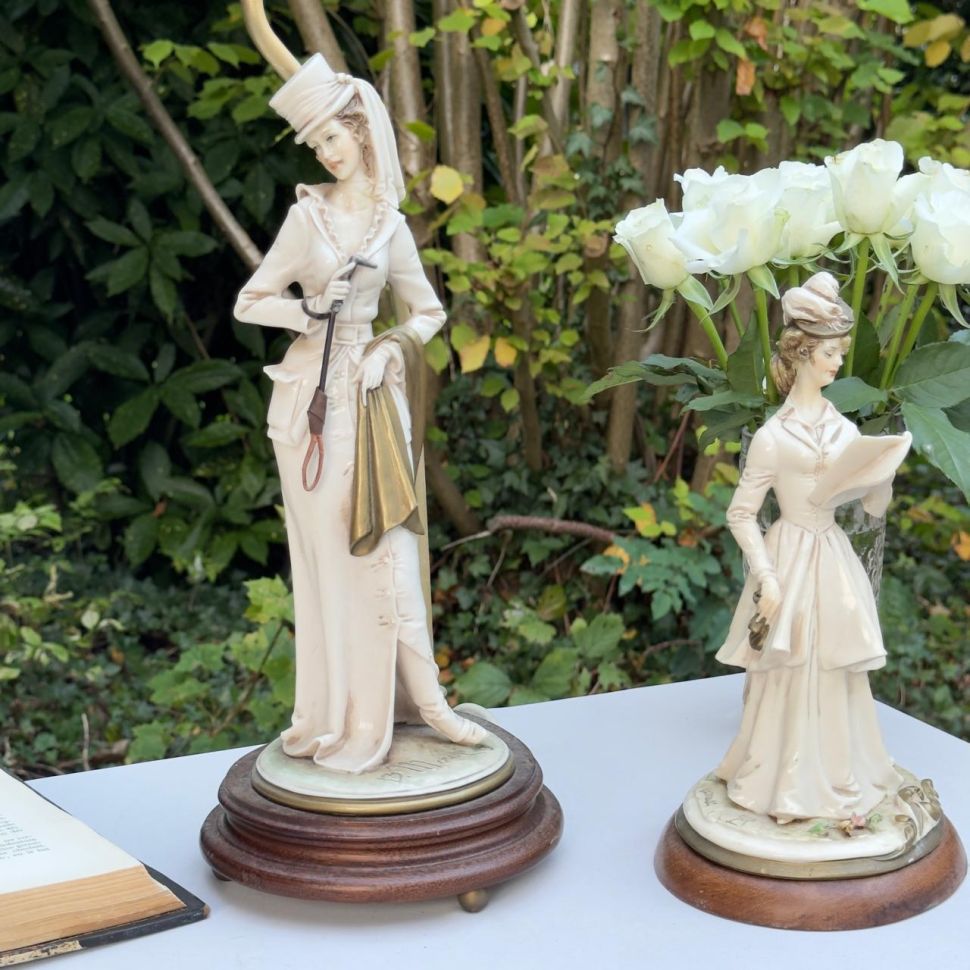 Статуэтка B.Merli Девушка с книгой 26 см фарфор дерево Италия