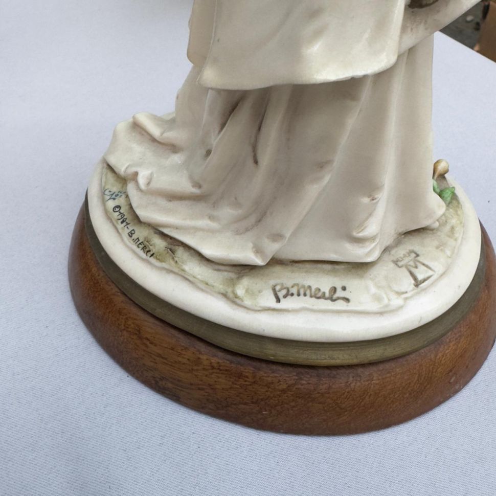 Статуэтка B.Merli Девушка с книгой 26 см фарфор дерево Италия