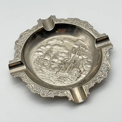 Пепельница с объемным сюжетом Корабли 17 см сталь