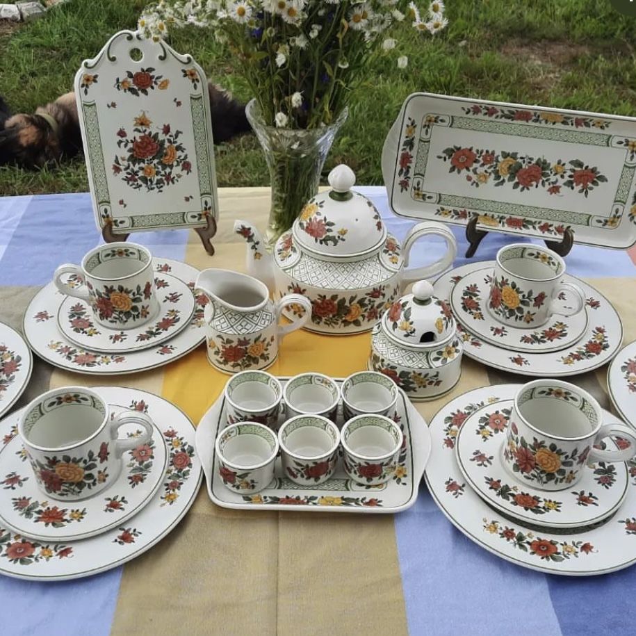 Блюдо для кекса ВиллеройБох Summerday 34 см Германия