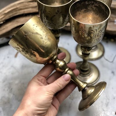 Бокал с цветочным орнаментом, латунь