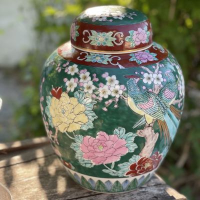 Ваза с крышкой Птицы среди цветов 31 см фарфор