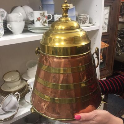 Ведро зольник с крышкой на ножках отремонтированное