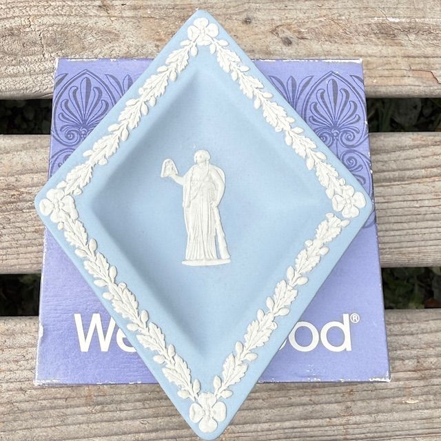 Розетка ромб Wedgwood 15 см Англия бисквитный фарфор