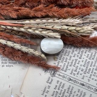 Шкатулка мини таблетница овальная 4 см перламутр