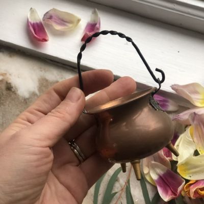 Кашпо-зольник мини с кленовым листом 5,5 см чеканка 