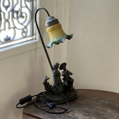 Лампа настольная Пастушок 41 см латунь полистоун стекло