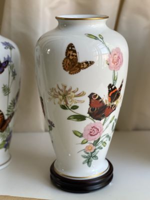 Ваза Franklin Porcelain 1981 The Country Garden Butterfly John Wilkinson