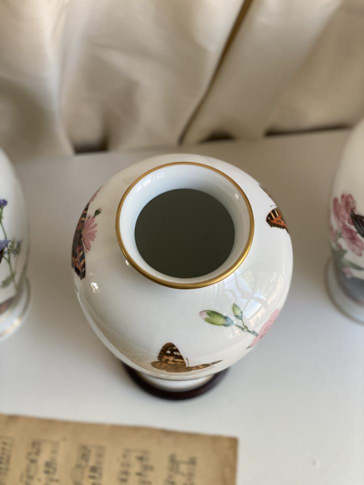 Ваза Franklin Porcelain 1981 The Country Garden Butterfly John Wilkinson