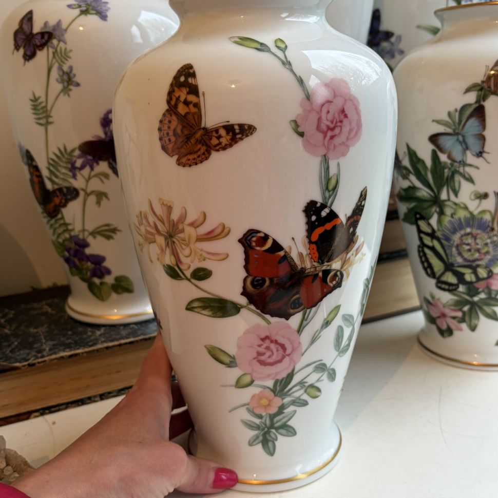 Ваза Franklin Porcelain The Country Garden Butterfly John Wilkinson 30 см фарфор Япония 1981 г.