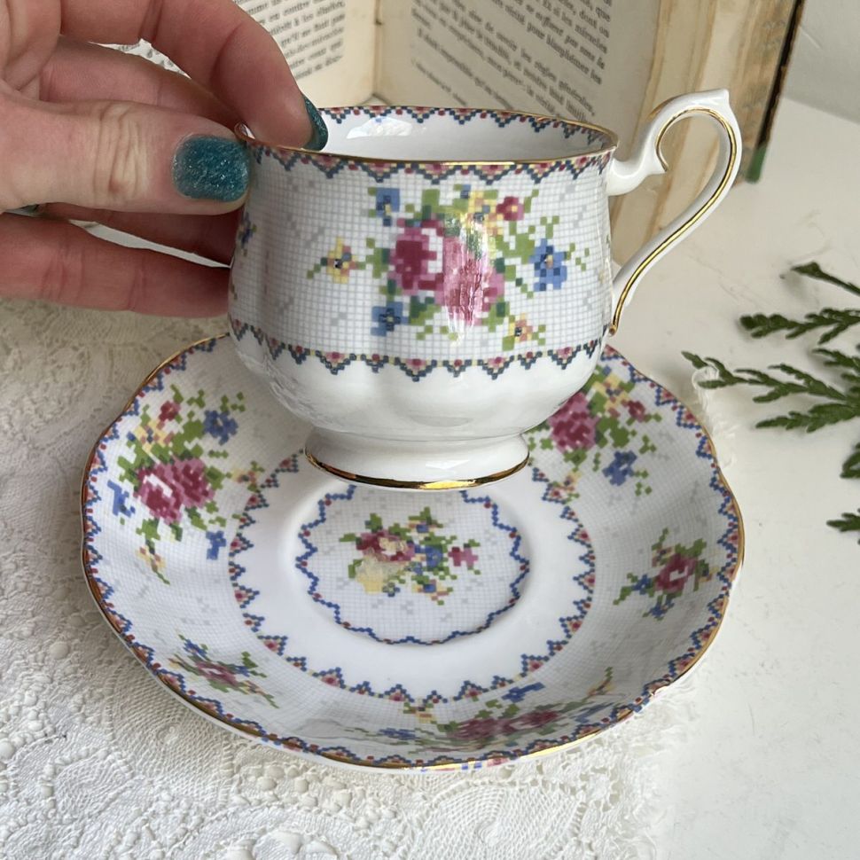 Чайная пара Royal Albert Petit Point 200 мл Англия