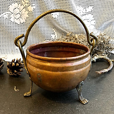 Котелок кашпо на лапках, медь и латунь