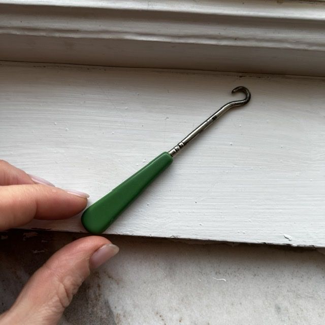 Крючок для кодлера 10 см сталь с пластиковой ручкой