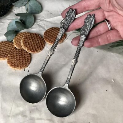 Ложка для кофе олово Дама с кавалером