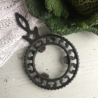 Подставка под горячее чугун