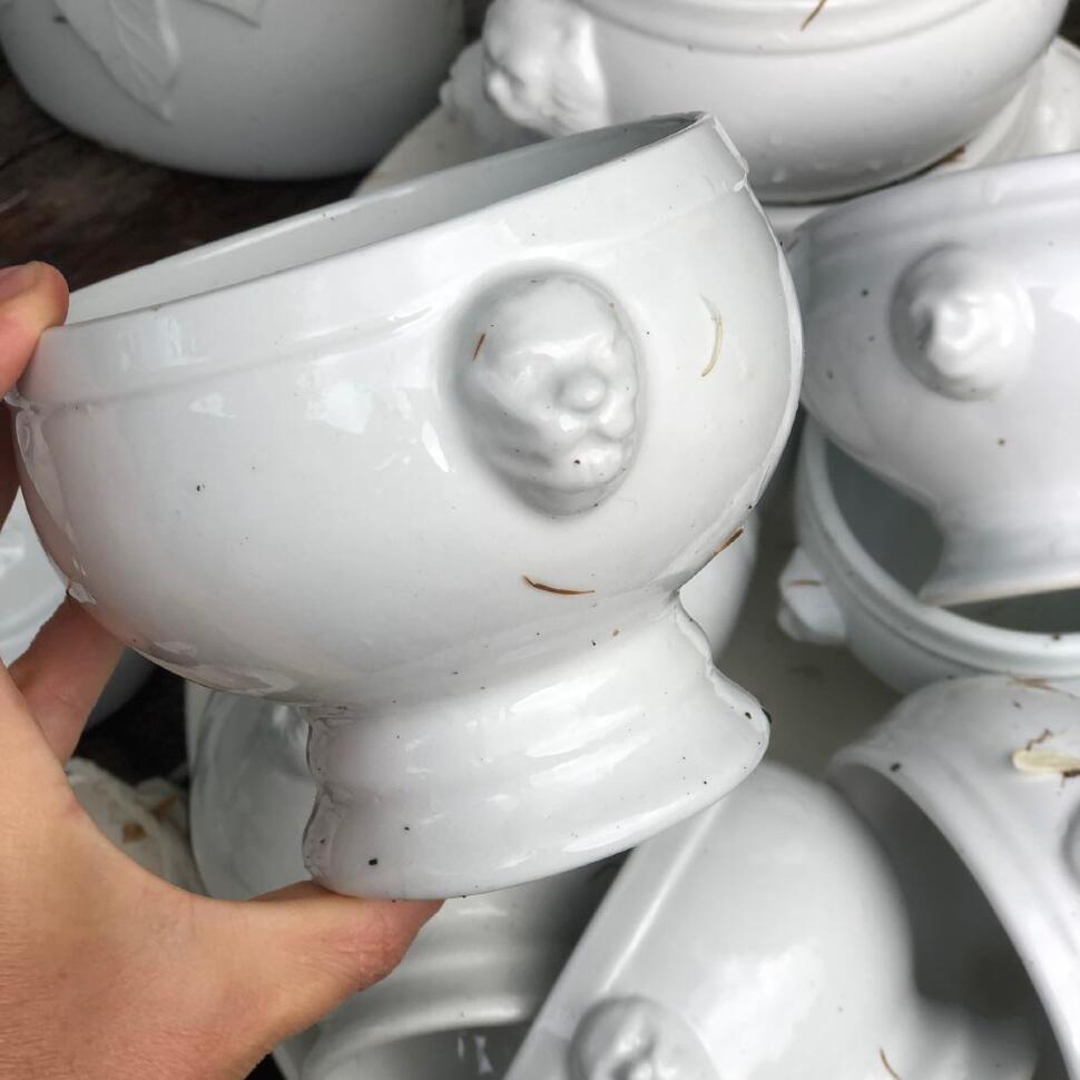 Бульонница на ножке Лев без гривы огнеупорная керамика