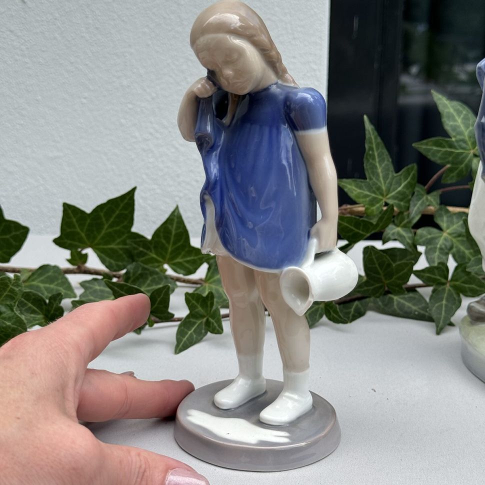 Статуэтка Copenhagen Porcelain Девочка с кувшином 18 см фарфор Дания уценка