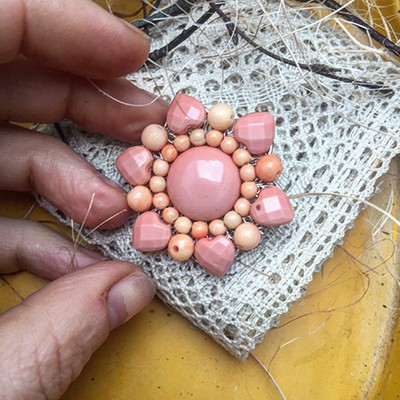 Брошь цветок цвета коралл ШВЕЦИЯ