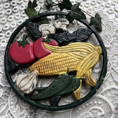 Подставка под горячее Овощи 19 см чугун 