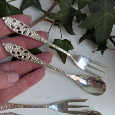 Вилка трезубец с ажурной ручкой Sola 12 см серебрение