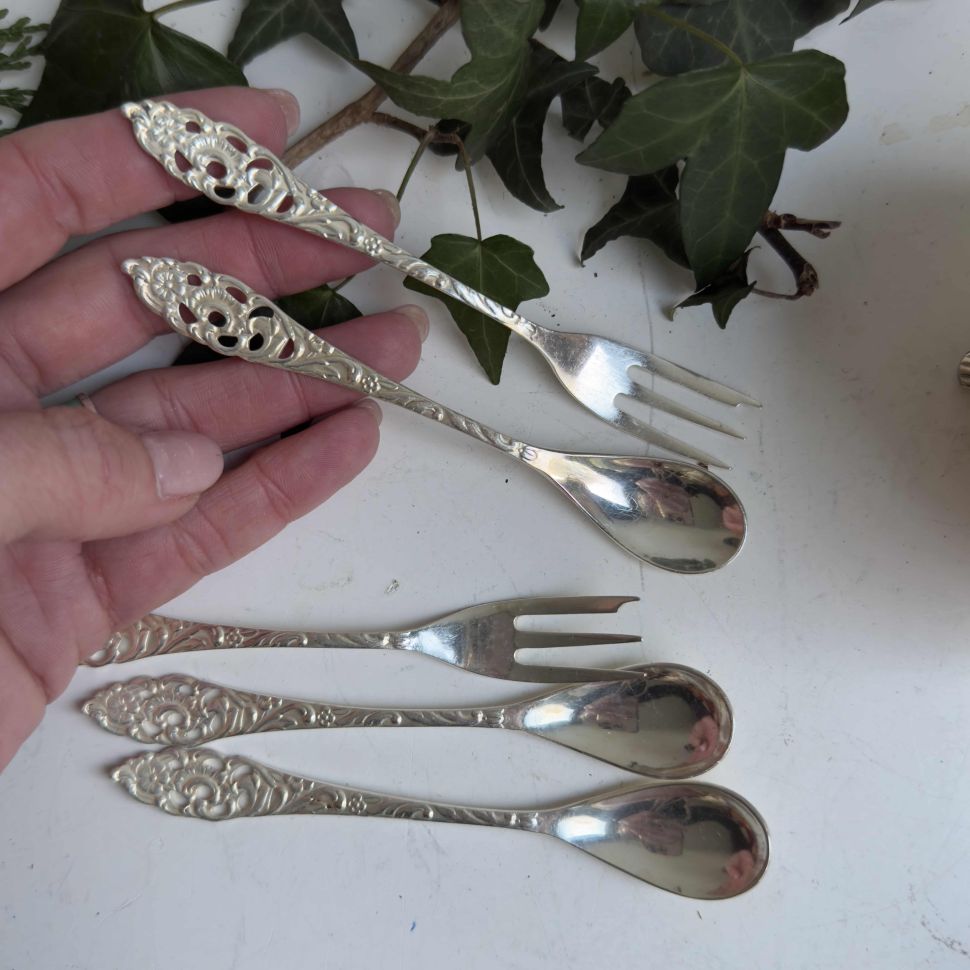 Вилка трезубец с ажурной ручкой Sola 12 см серебрение