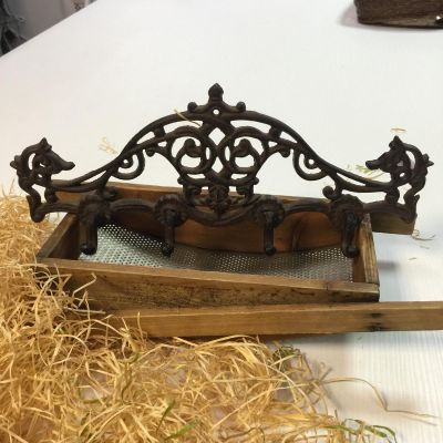 Вешалка с 4 крючками старинная чугун Цветочный орнамент