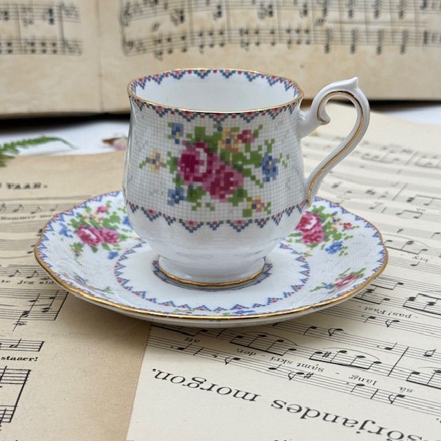 Кофейная пара Royal Albert Petit Point 130 мл Англия