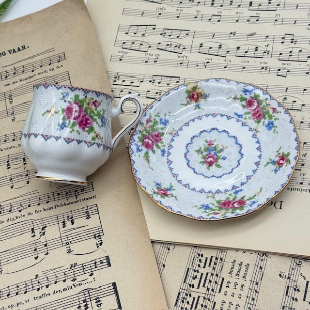 Кофейная пара Royal Albert Petit Point 130 мл Англия