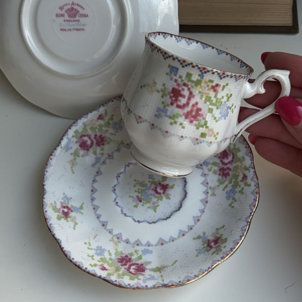Кофейная пара Royal Albert Petit Point 130 мл Англия