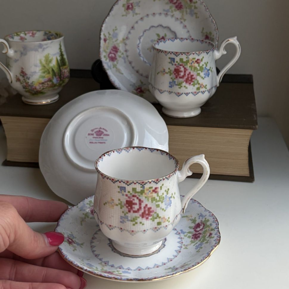 Кофейная пара Royal Albert Petit Point 130 мл Англия