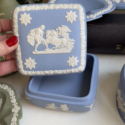 Шкатулка  Wedgwood 10 см бисквитный фарфор Англия