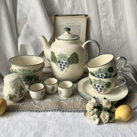 Подставка под яйцо Poole Pottery Виноград 5 см Англия