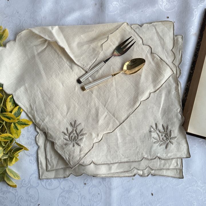 Cалфетка 8х8 см вышивка лен
