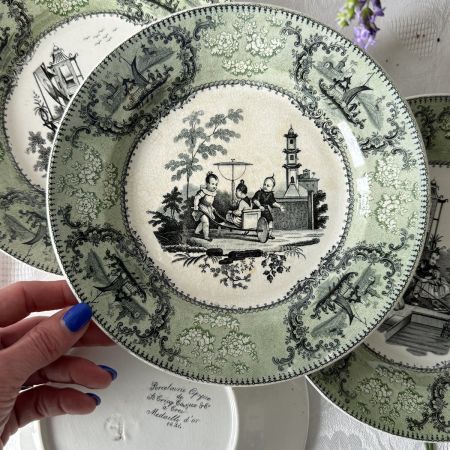 Тарелка Porcelaine Opaque Играющие дети 21 см Франция 1834 г