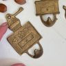 Вешалка крючок Кофемолка 10 см латунь