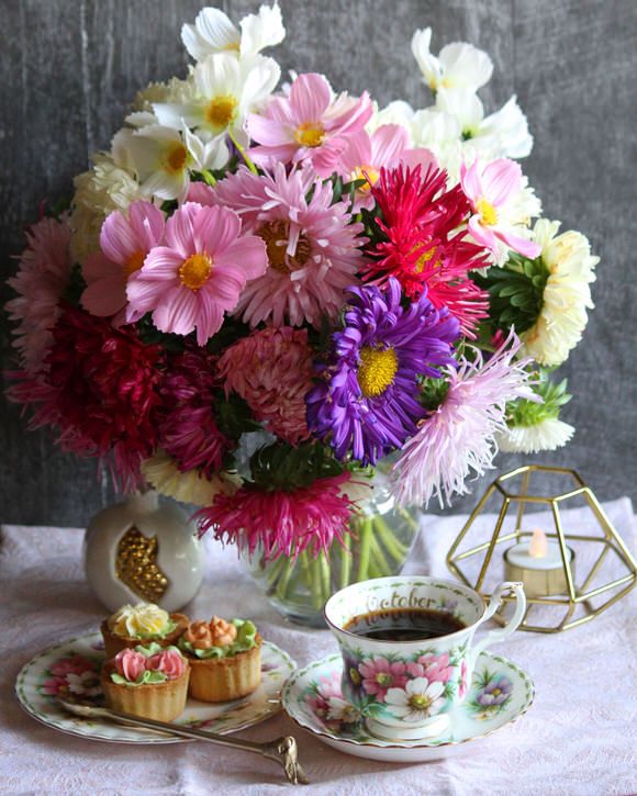 Чайная пара Royal Albert Октябрь 1970 г. 12 месяцев