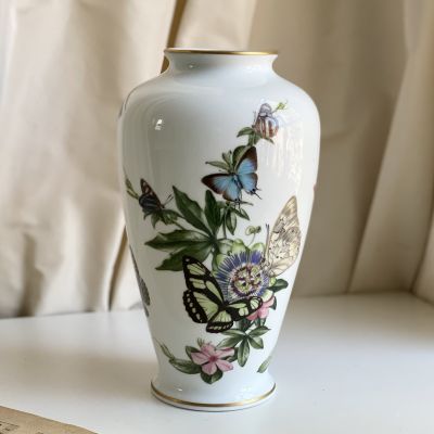 Ваза Franklin Porcelain The Caribbean Butterfly by Jonn Wilkinson 30 см фарфор Япония 1982 г.