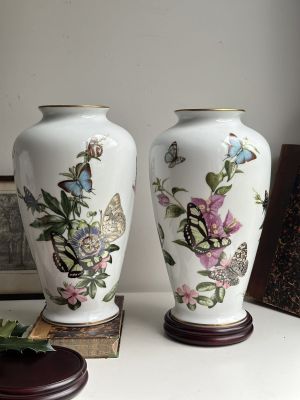 Ваза Franklin Porcelain The Caribbean Butterfly by Jonn Wilkinson 30 см фарфор Япония 1982 г.