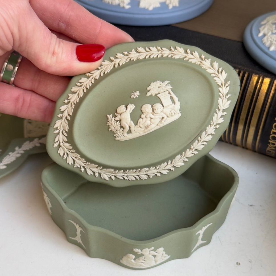 Шкатулка Wedgwood 11 см бисквитный фарфор Англия