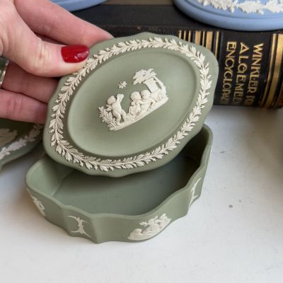 Шкатулка Wedgwood 11 см бисквитный фарфор Англия