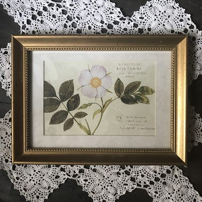 Рамка дерево золотого цвета с рисунком