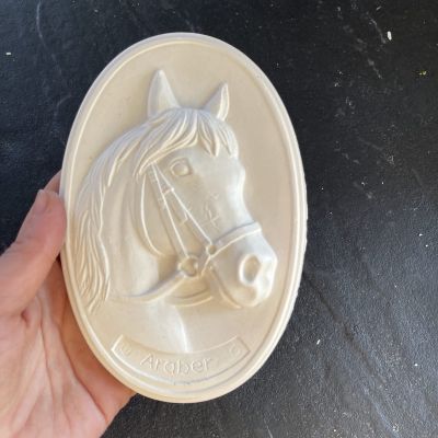 Изразец Конь Araber 11х17 см гипс