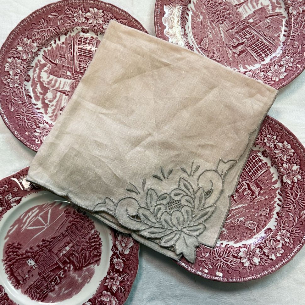 Cалфетка 42х42 см вышивка ришелье