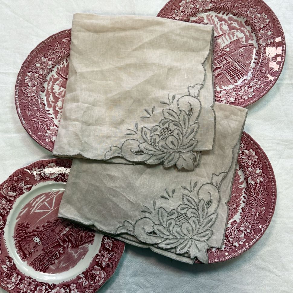 Cалфетка 42х42 см вышивка ришелье