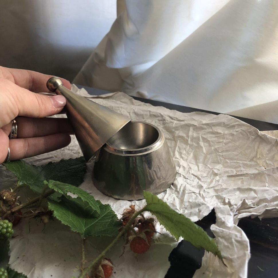 Подставка для яйца с куполом Конус