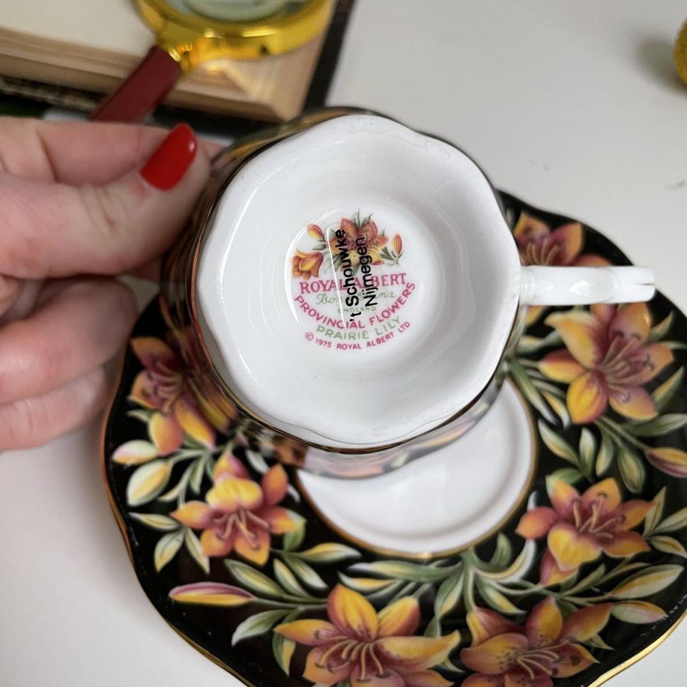 Чайная пара черный Royal Albert Provincial Flowers Prarie Lily 200 мл Англия