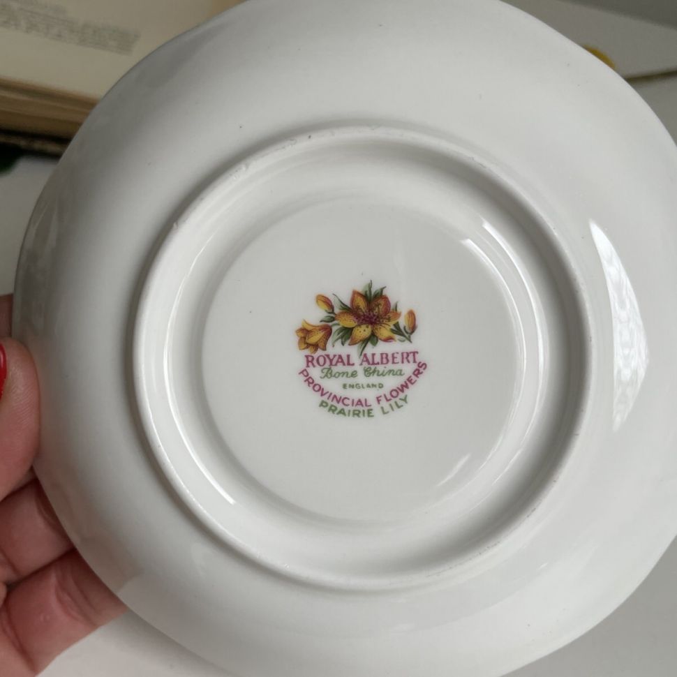 Чайная пара черный Royal Albert Provincial Flowers Prarie Lily 200 мл Англия