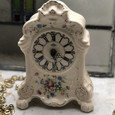 Часы настольные Metron