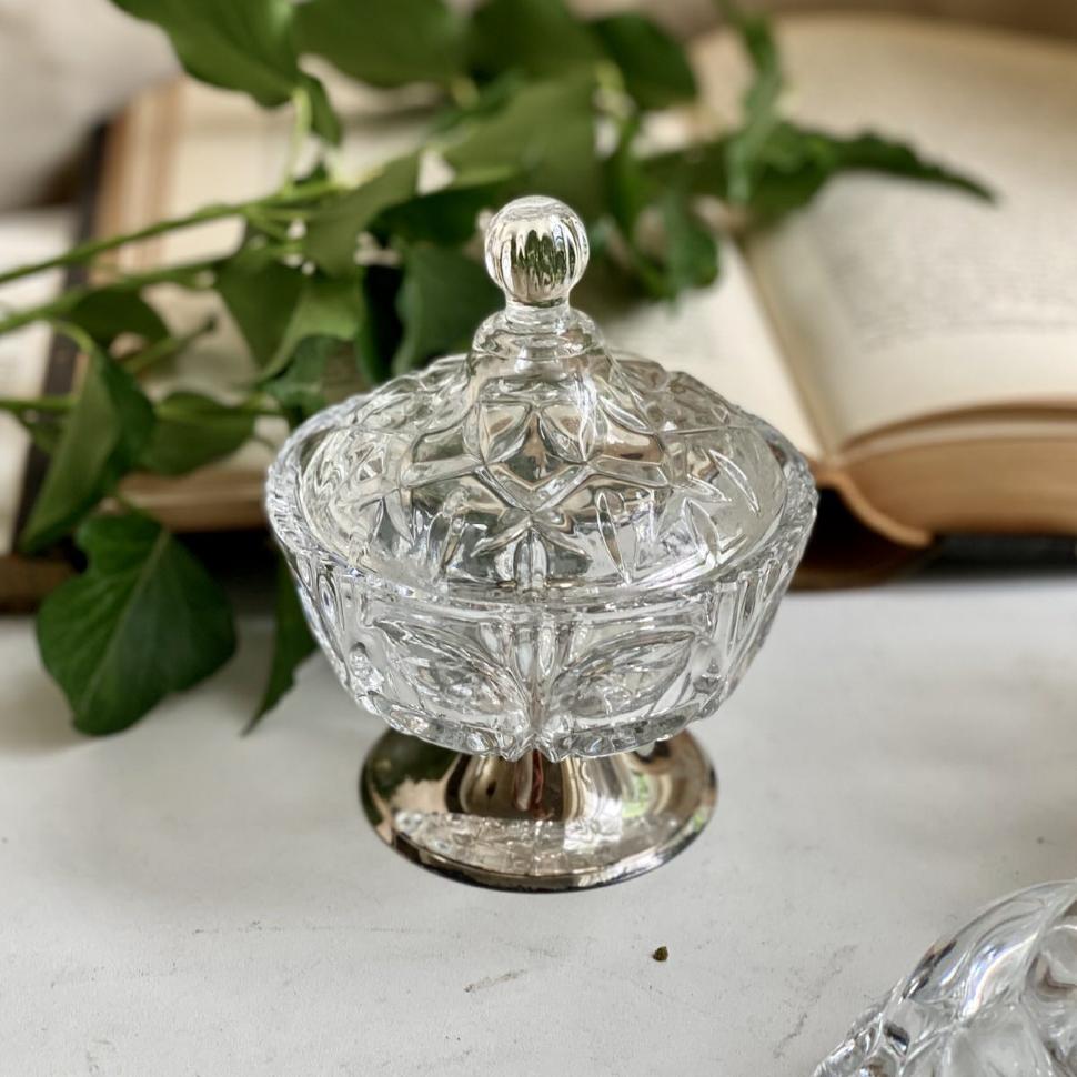 Бонбоньерка 200 мл с крышкой хрусталь на ножке
